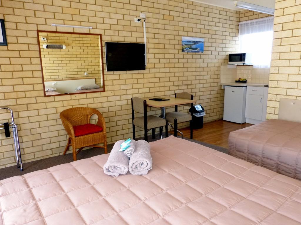 Coastal Comfort Motel Нарума Номер фото